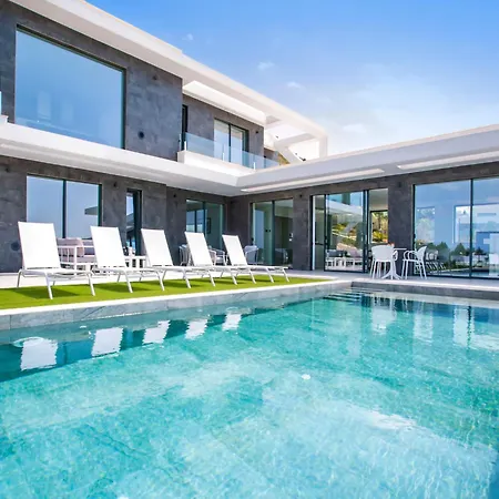 Atina By Interhome